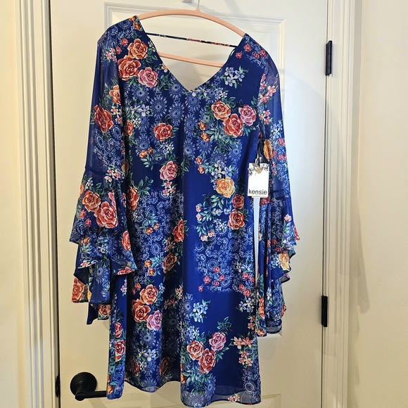 Kensie Blue Floral Women's Top - Picture 8 of 8